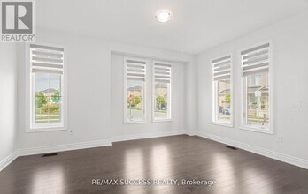 1554 Devine Pt in Milton, ON - Building Photo - Building Photo