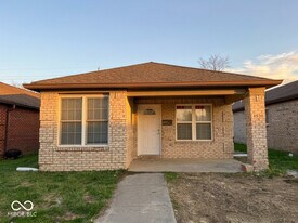 4930 Elliott Ave in Indianapolis, IN - Building Photo