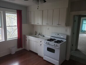 926 S 2nd St, Unit Upstairs in St. Charles, IL - Building Photo - Building Photo