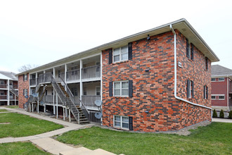 Edon Apartments in Iowa City, IA - Building Photo - Building Photo