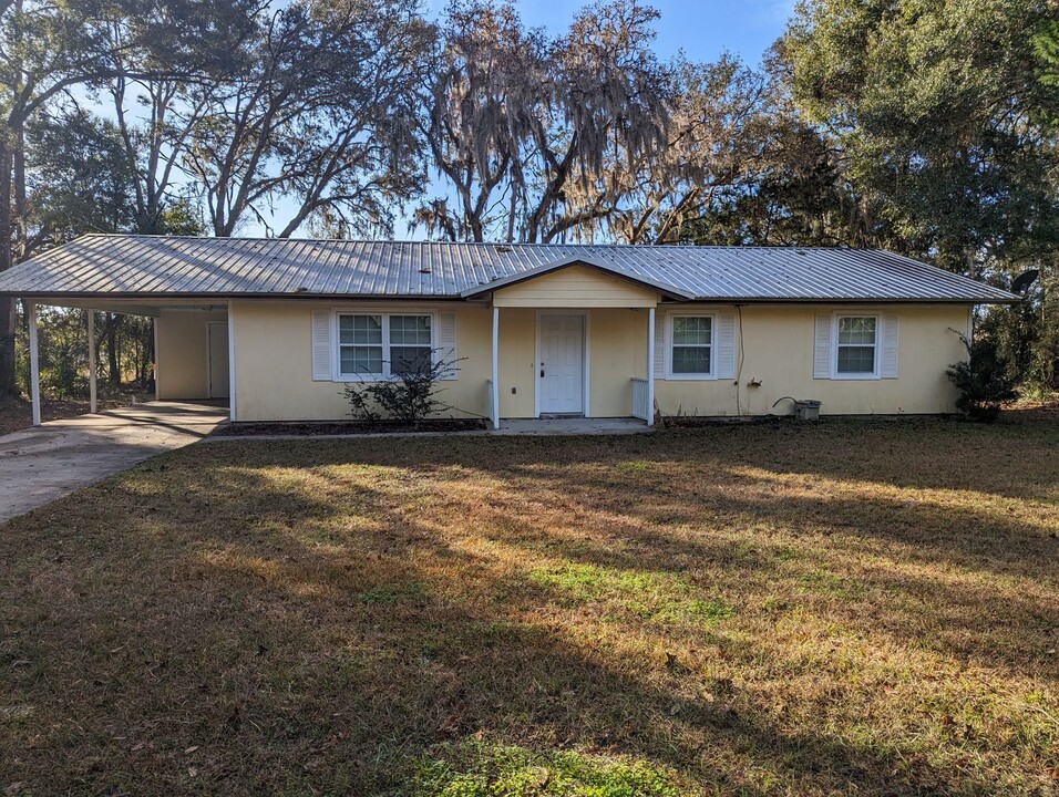 9622 W Sandra St in Crystal River, FL - Building Photo