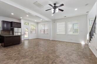 14 Cheswood Manor Dr in The Woodlands, TX - Building Photo - Building Photo