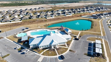 6644 Slabinski Ln in Panama City, FL - Foto de edificio - Building Photo