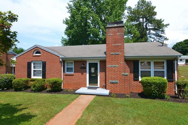 property at 4615 Oakdale Dr