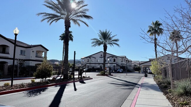 2291 W Horizon Ridge Pky, Unit 7141 in Henderson, NV - Building Photo - Building Photo