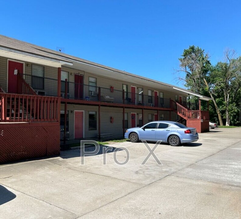 1706 S Powell St in Springdale, AR - Building Photo