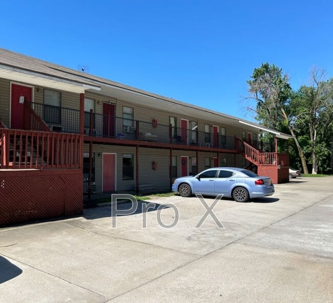 property at 1706 S Powell St