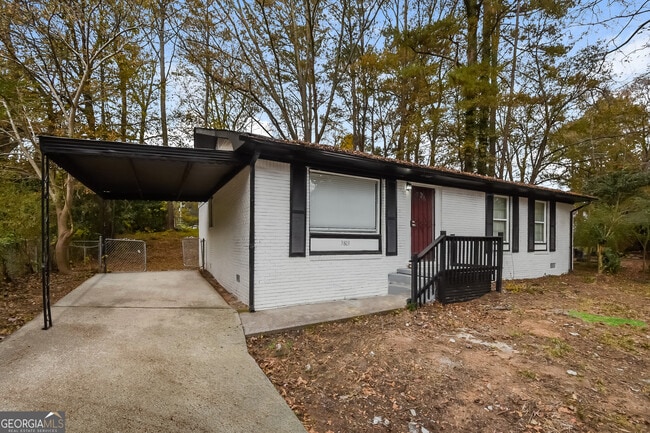 3803 Bakers Ferry Rd SW in Atlanta, GA - Building Photo - Building Photo