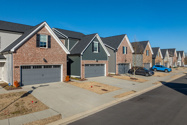 Gardens of Three Rivers in Murfreesboro, TN - Building Photo - Building Photo