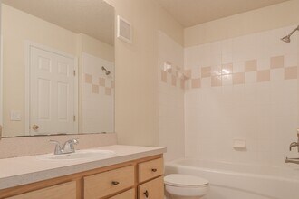 6596 Swissco Dr, Unit 1524, in Orlando, FL - Building Photo - Building Photo