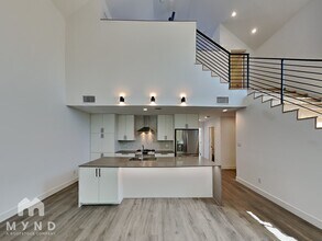 3880 Munger Ave in Dallas, TX - Building Photo - Building Photo