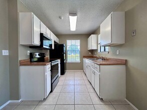 1908 Rainy Meadows Dr in Austin, TX - Foto de edificio - Building Photo