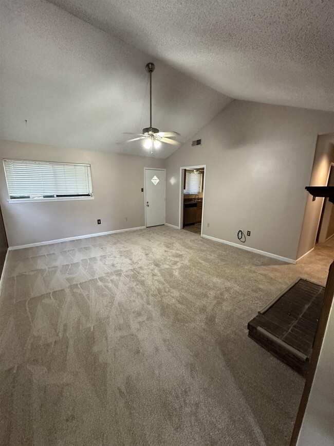 7032 Pam Dr in Millington, TN - Building Photo - Building Photo