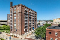 Apartments in East Peoria, IL