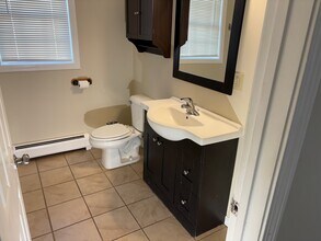 10 Southview Dr, Unit B in South Burlington, VT - Building Photo - Building Photo