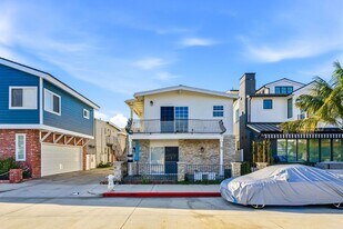 307 Anade Ave in Corona Del Mar, CA - Building Photo