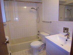 4128 W Byron St, Unit 301 in Chicago, IL - Foto de edificio - Building Photo