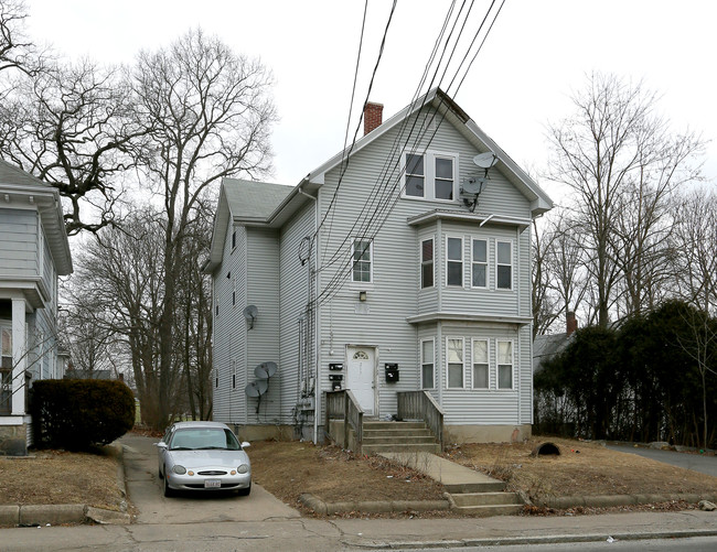 217 Pleasant St in Brockton, MA - Building Photo - Building Photo