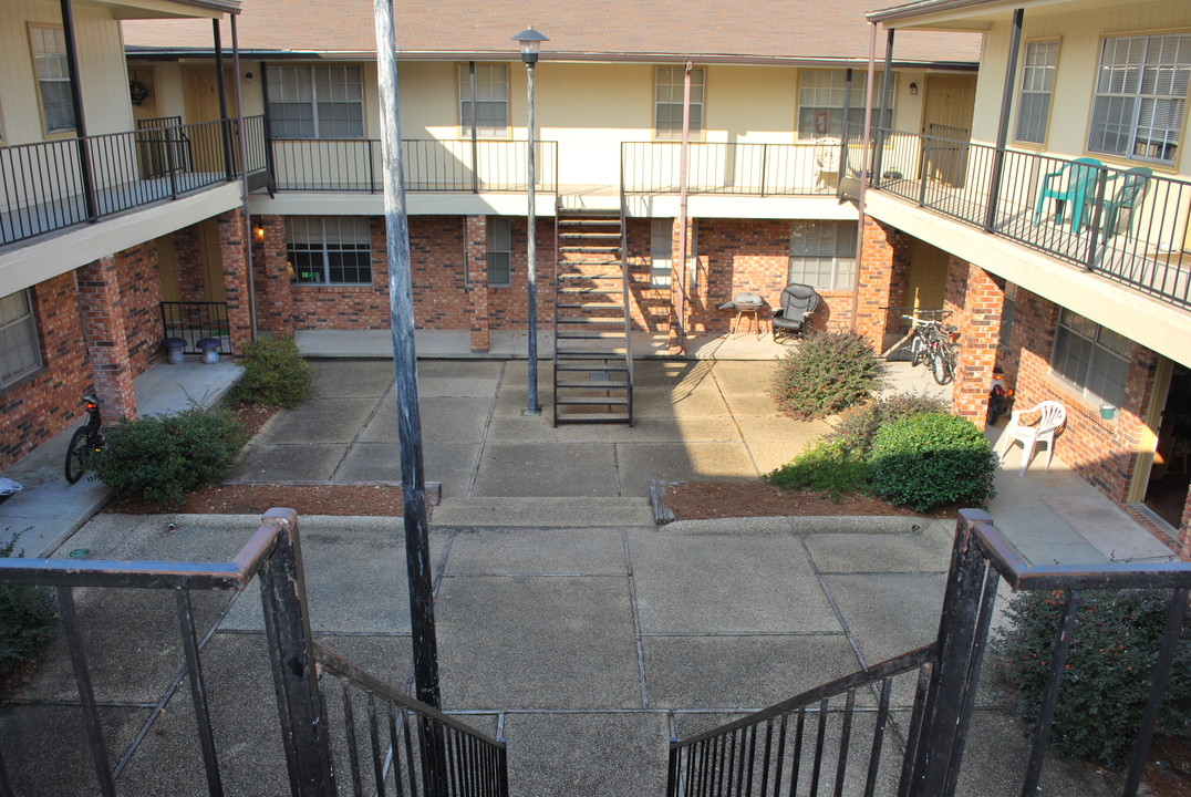 Westcourt Apartments in Hattiesburg, MS - Building Photo