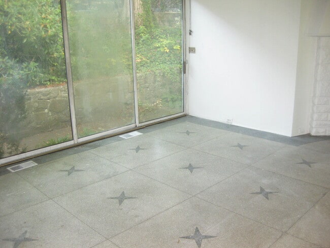 109 Webbs Hill Rd in Stamford, CT - Building Photo - Building Photo