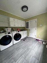 7 Sandy Ln in Levittown, NY - Building Photo - Building Photo