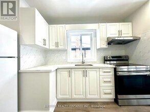 65 Miramar Crescent in Toronto, ON - Building Photo - Building Photo