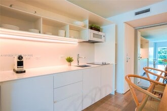 291 Bal Bay Dr in Bal Harbour, FL - Building Photo - Building Photo