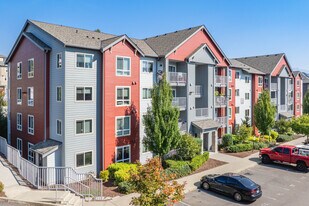 Panorama in Snoqualmie, WA - Building Photo