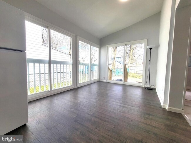 605 W 3rd St in Florence, NJ - Building Photo - Building Photo