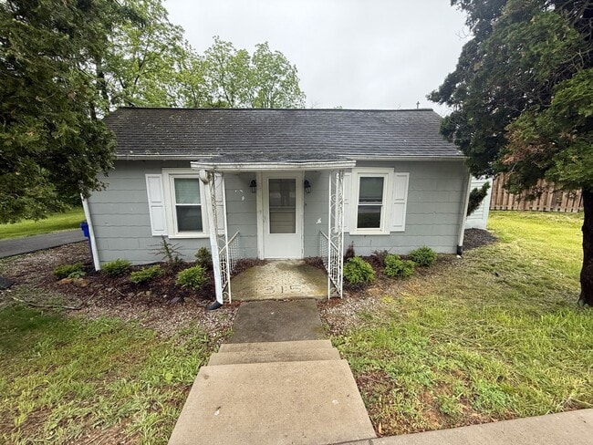 property at 1315 Giles Rd