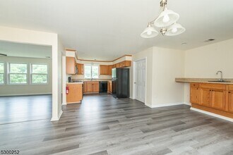 21 Walsh St in Franklin, NJ - Building Photo - Building Photo