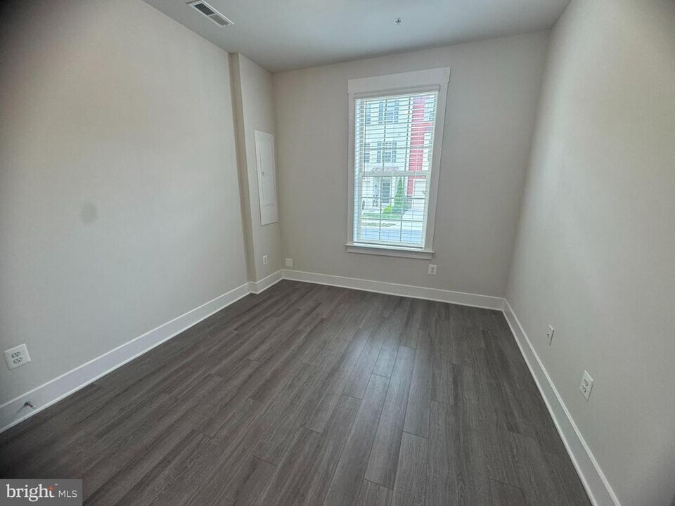 203 Pomegranate Ln in Frederick, MD - Building Photo