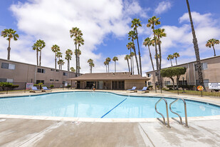 Palms (Riviera De Ville) Apartments