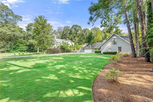 235 Hillside Dr NW in Atlanta, GA - Building Photo - Building Photo