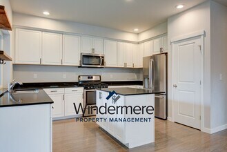 1899 SW Cooper Way in Oak Harbor, WA - Building Photo - Building Photo