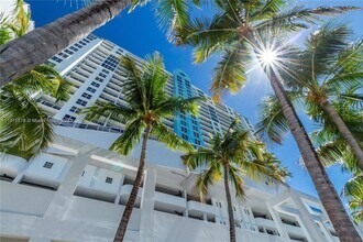 1800 Sunset Harbour Dr, Unit 1409 in Miami Beach, FL - Foto de edificio - Building Photo