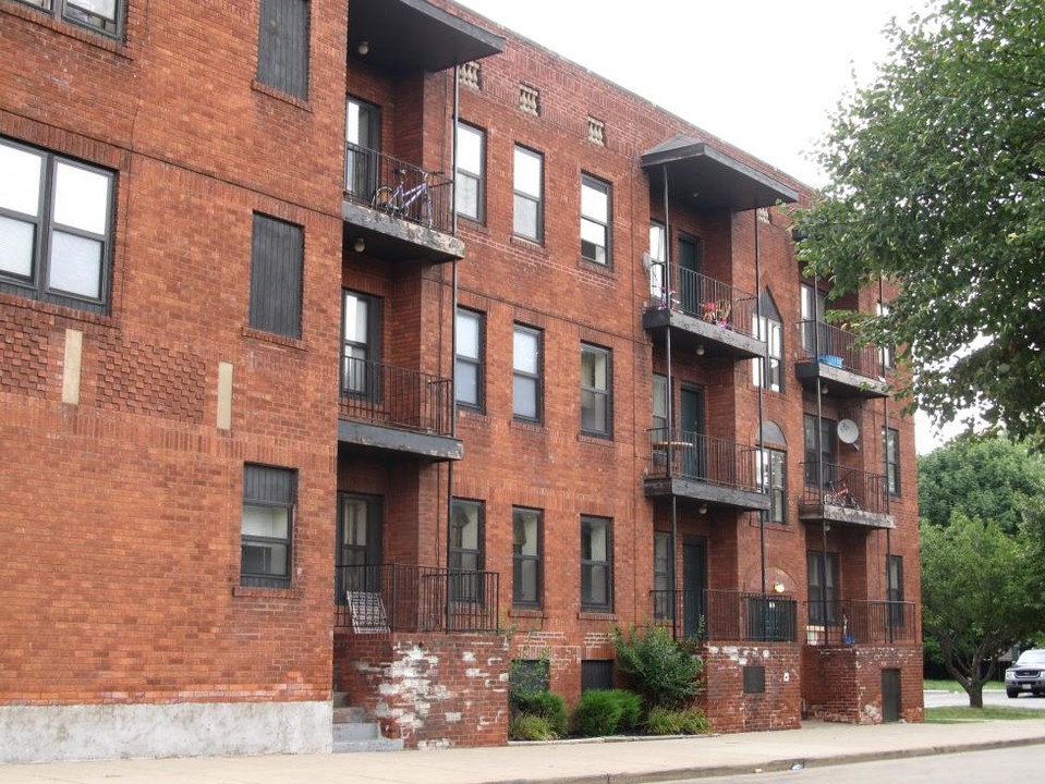 Glenville Apartments in Cleveland, OH - Building Photo