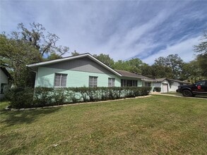 1137 NE 9th St in Ocala, FL - Building Photo - Building Photo