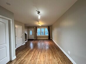 1937 W Race Ave-Unit -2 in Chicago, IL - Building Photo - Building Photo