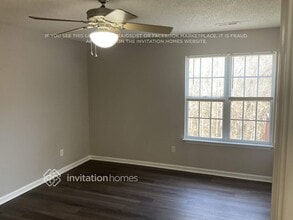 329 Tanner Ct in Kernersville, NC - Foto de edificio - Building Photo