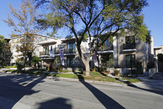 125 Hulburt St in Pasadena, CA - Foto de edificio - Building Photo