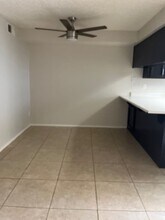 817 Quail Ln-Unit -817-6 in Bakersfield, CA - Building Photo - Building Photo