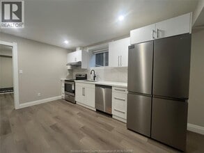 917 McKay Ave in Windsor, ON - Building Photo - Building Photo