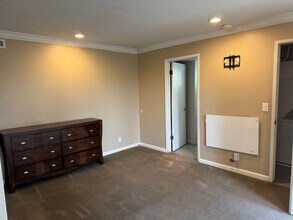 15425 Oak Hills Dr in Salinas, CA - Building Photo - Building Photo