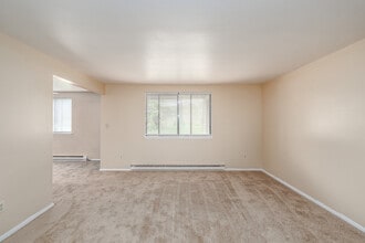Deerfield Estates in Pulaski, NY - Foto de edificio - Interior Photo