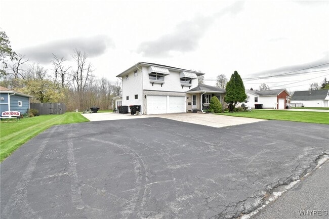 23 Katherine St in Lancaster, NY - Building Photo - Building Photo