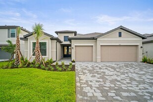 10617 Timber Creek Dr in Ft. Myers, FL - Building Photo