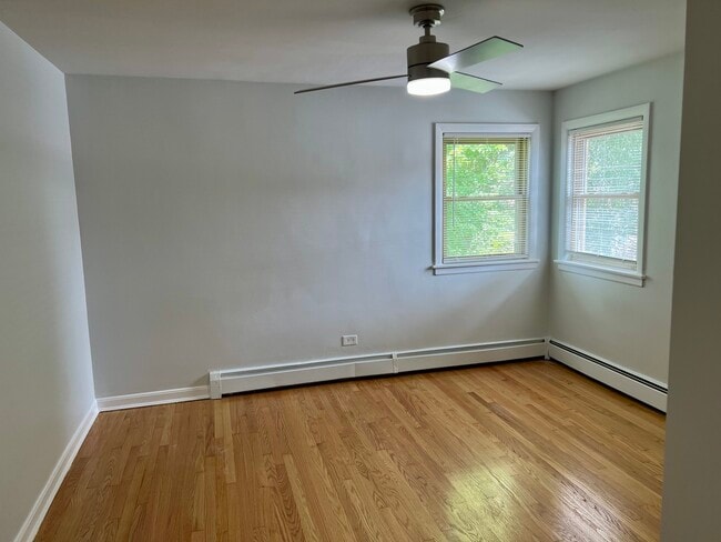 5816 W Montrose Ave in Chicago, IL - Building Photo - Building Photo