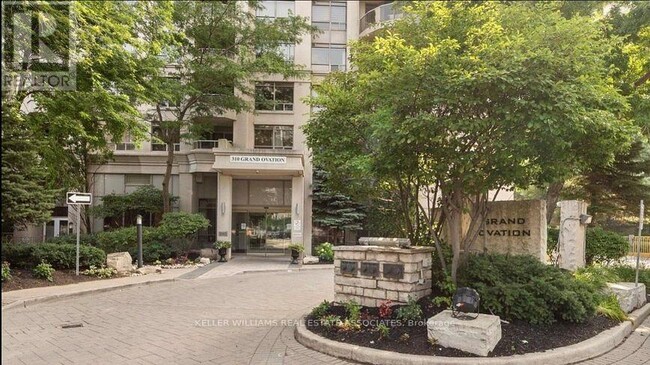 310-310 Burnhamthorpe Rd W in Mississauga, ON - Building Photo - Building Photo