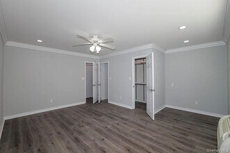 196 Lakeland Ave in Sayville, NY - Building Photo - Building Photo